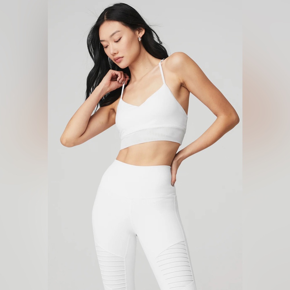 SALE - ALO Lavish Sports Bra in Glossy White - size S